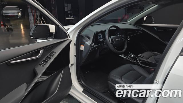 Kia Niro EV Air 2023 — фото 10