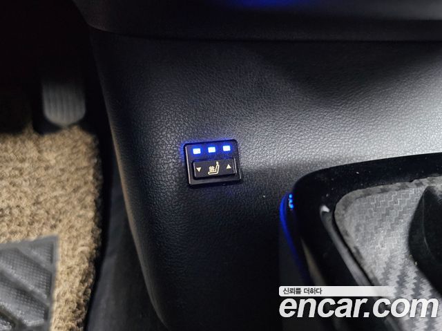 Toyota Prius (IV) 1.8 E 2017 — фото 21
