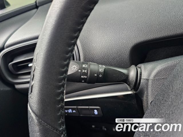 Toyota Prius (IV) 1.8 E 2017 — фото 22