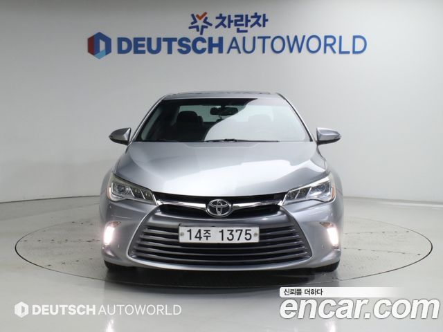 Toyota Camry 2.5 XLE 2015 — фото 3
