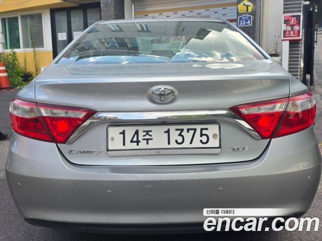 Toyota Camry 2.5 XLE 2015 — фото 6