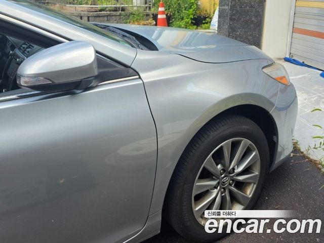 Toyota Camry 2.5 XLE 2015 — фото 10