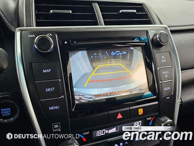Toyota Camry 2.5 XLE 2015 — фото 17