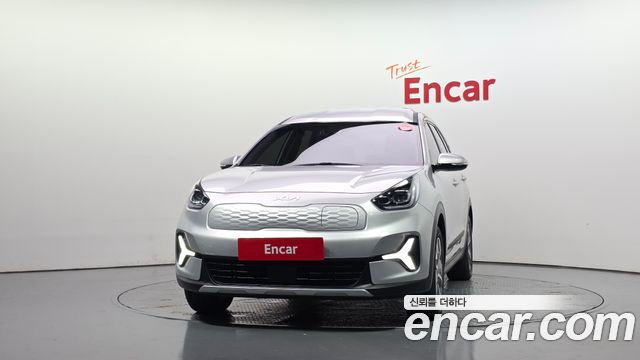 Kia Niro Plus Air 2023 — фото 3