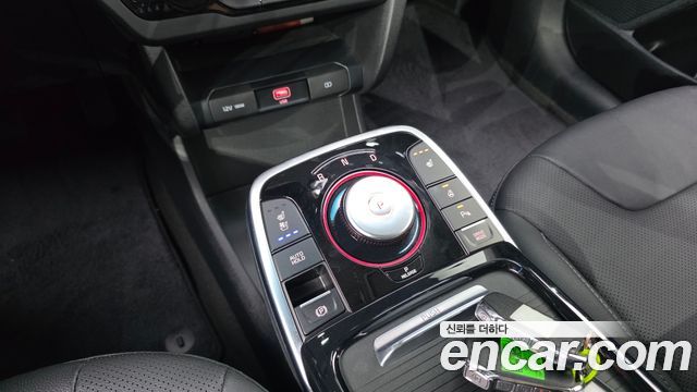 Kia Niro Plus Air 2023 — фото 9