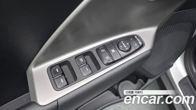 Kia Niro Plus Air 2023 — фото 13