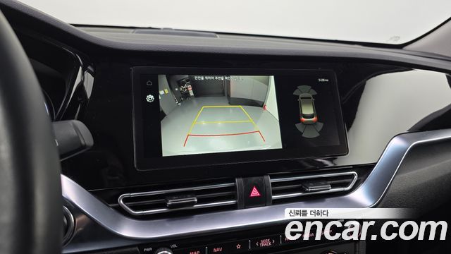 Kia Niro Plus Air 2023 — фото 18