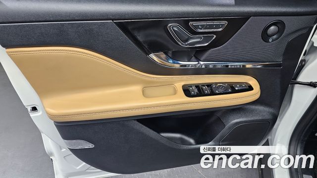 Lincoln Corsair 2.0 Reserve AWD 2021 — фото 24