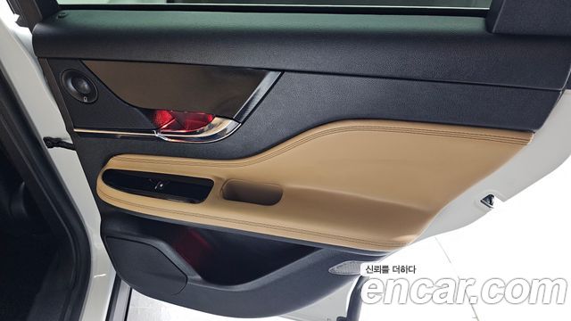 Lincoln Corsair 2.0 Reserve AWD 2021 — фото 25