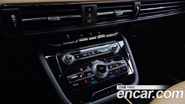 Lincoln Corsair 2.0 Reserve AWD 2021 — фото 30