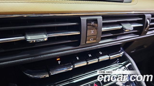 Lincoln Corsair 2.0 Reserve AWD 2021 — фото 31