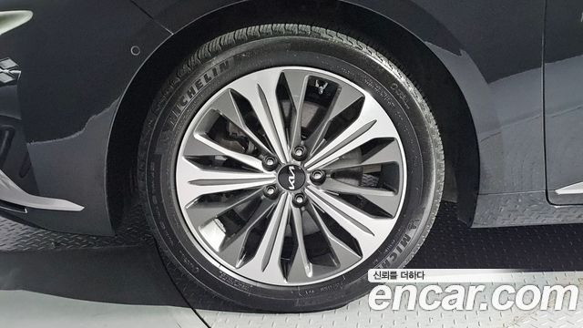 Kia K8 2.5 Gasoline 2WD Signature 2023 — фото 5