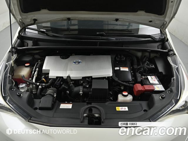 Toyota Prius (IV) 1.8 E 2016 — фото 6