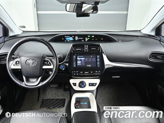 Toyota Prius (IV) 1.8 E 2016 — фото 7