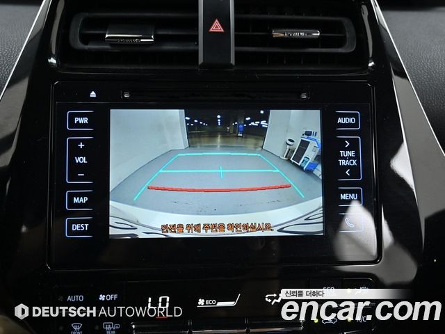 Toyota Prius (IV) 1.8 E 2016 — фото 19
