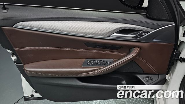 BMW 5 Series (G30) 520d M Sport Package Plus 2019 — фото 24