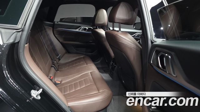 BMW i4 eDrive40 M Sports Pro 2022 — фото 16