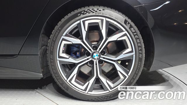 BMW i4 eDrive40 M Sports Pro 2022 — фото 27
