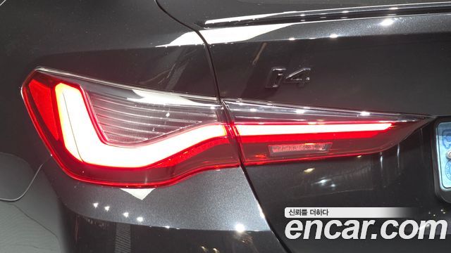 BMW i4 eDrive40 M Sports Pro 2022 — фото 29