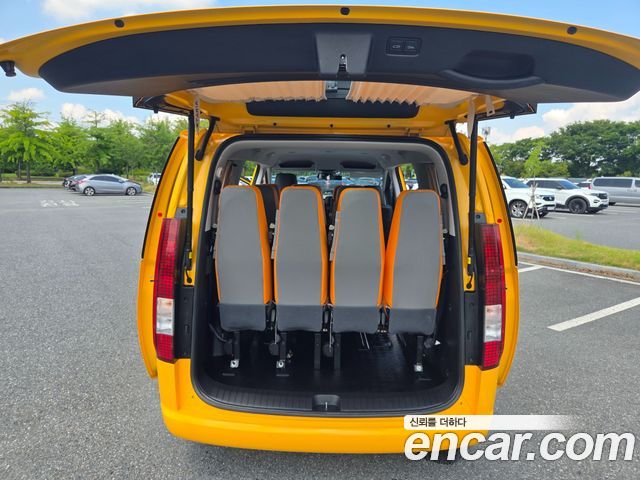 Hyundai Staria L3.5  Kinder Safety Car 15-Seater 2022 — фото 17