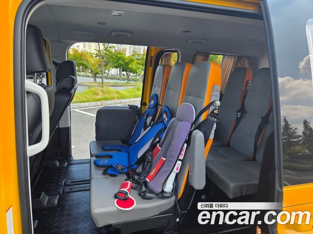 Hyundai Staria L3.5  Kinder Safety Car 15-Seater 2022 — фото 18