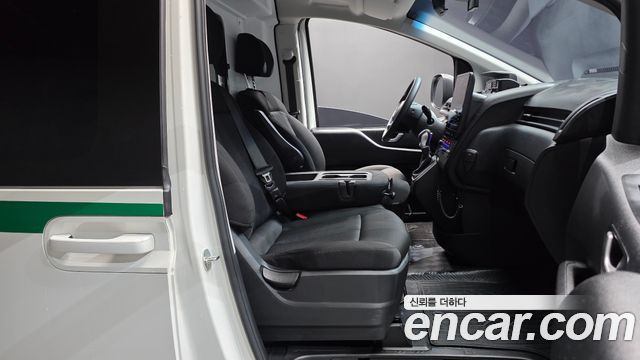 Hyundai Staria Ambulance 2023 — фото 26