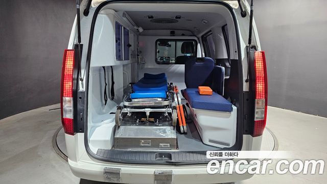 Hyundai Staria Ambulance 2023 — фото 30