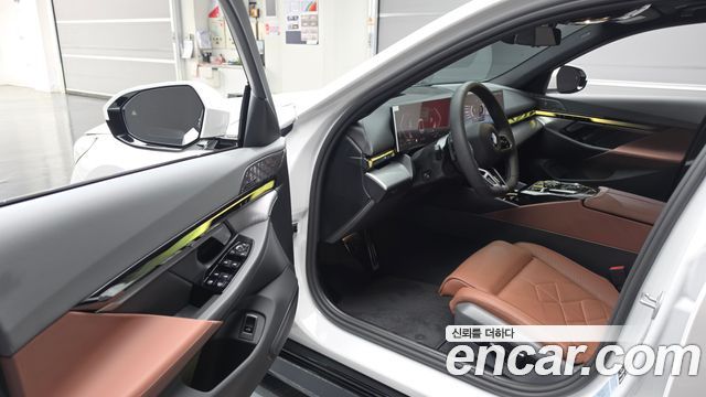 BMW 5 Series (G60) 530i xDrive M Sport Pro Special Edition 2026 — фото 10