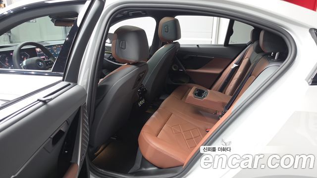 BMW 5 Series (G60) 530i xDrive M Sport Pro Special Edition 2026 — фото 15