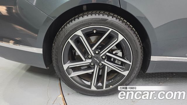 Genesis G80 (RG3) Gasoline 3.5 Turbo AWD 2025 — фото 5