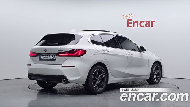 BMW 1 Series (F40) 120i Sports 2022 — фото 2