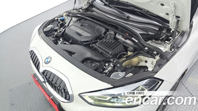 BMW 1 Series (F40) 120i Sports 2022 — фото 6