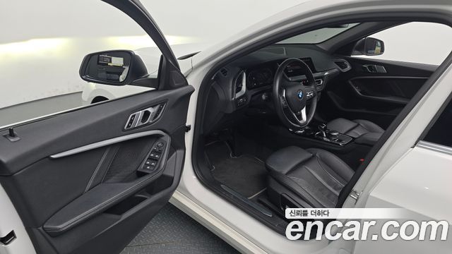 BMW 1 Series (F40) 120i Sports 2022 — фото 10