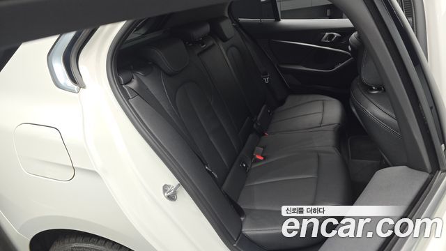 BMW 1 Series (F40) 120i Sports 2022 — фото 11