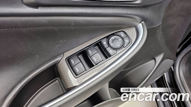 Chevrolet Malibu 2.0 Turbo LT Special 2022 — фото 16