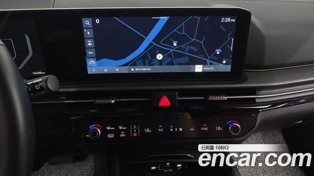 Kia Sportage (V) Gasoline 1.6 Turbo 2WD Signature 2025 — фото 14