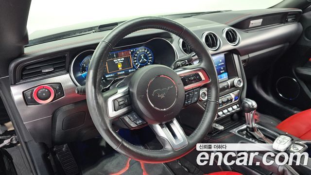 Ford Mustang Convertible 2021 — фото 16