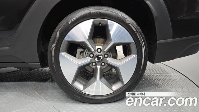 KG Mobility (SsangYong) Torres EVX E7 2024 — фото 21