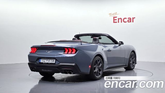 Ford Mustang (VII) 2.3 Ecoboost Premium Convertible 2024 — фото 2