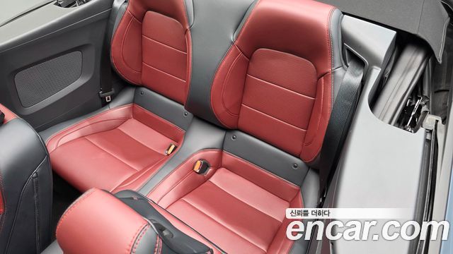 Ford Mustang (VII) 2.3 Ecoboost Premium Convertible 2024 — фото 11