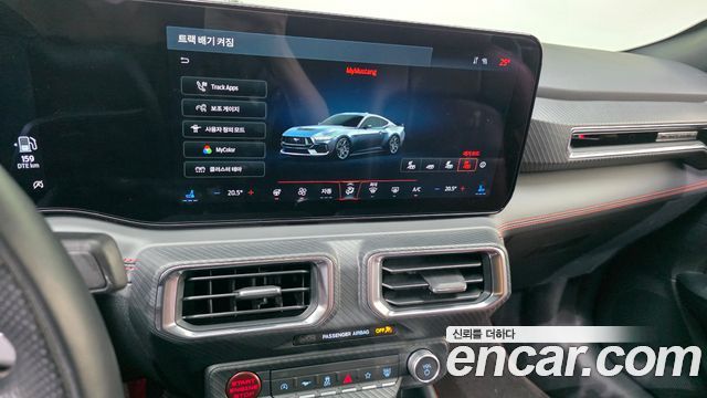 Ford Mustang (VII) 2.3 Ecoboost Premium Convertible 2024 — фото 16