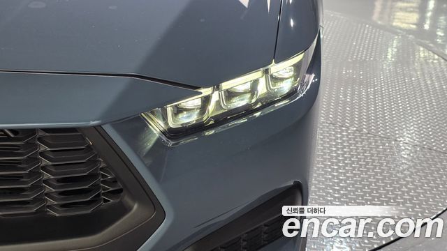 Ford Mustang (VII) 2.3 Ecoboost Premium Convertible 2024 — фото 22