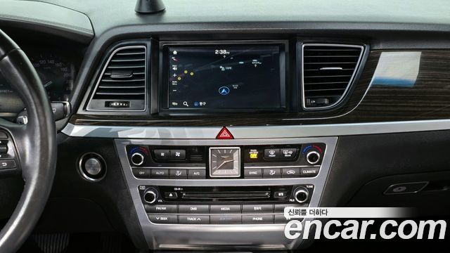 Genesis G80 3.3 GDI AWD Luxury 2017 — фото 15