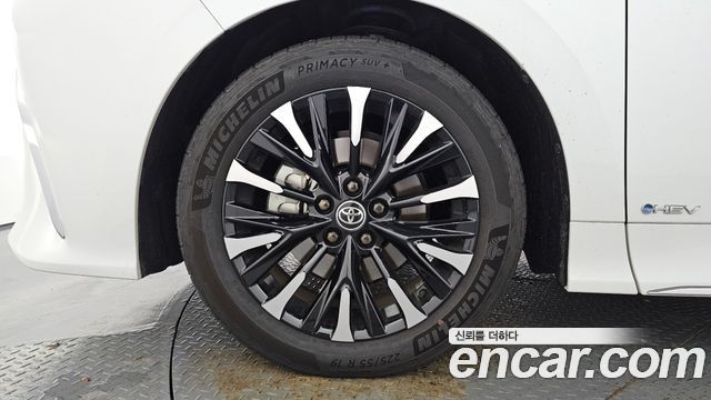 Toyota Alphard (IV) 2.5 HEV Executive AWD 2025 — фото 5