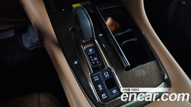 Toyota Alphard (IV) 2.5 HEV Executive AWD 2025 — фото 9