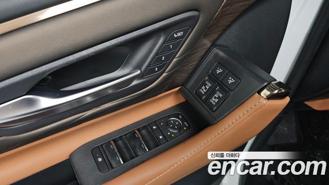 Toyota Alphard (IV) 2.5 HEV Executive AWD 2025 — фото 16