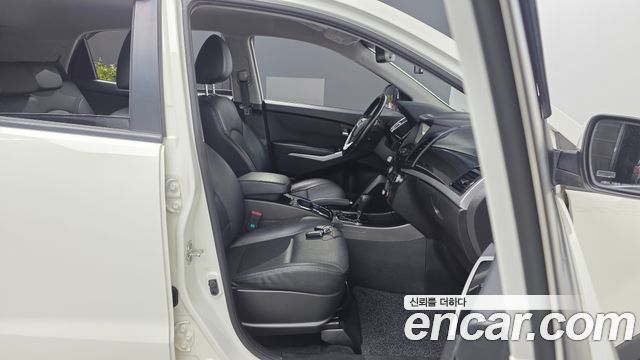 KG Mobility (SsangYong) Style Korando C 2.2 RX 2WD DLX 2018 — фото 11