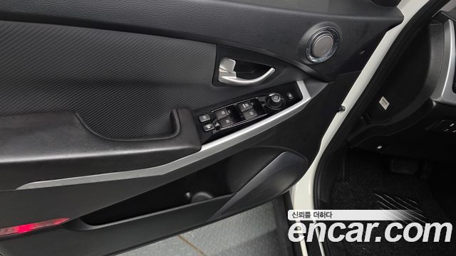 KG Mobility (SsangYong) Style Korando C 2.2 RX 2WD DLX 2018 — фото 28