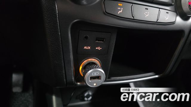 KG Mobility (SsangYong) Style Korando C 2.2 RX 2WD DLX 2018 — фото 31