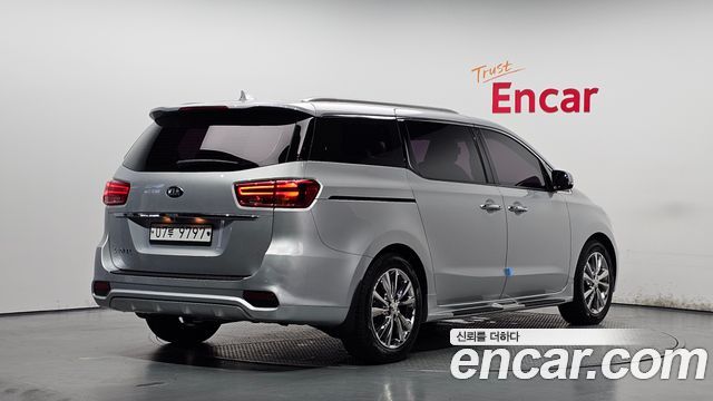 Kia Carnival 9-Seater Prstige 2019 — фото 2